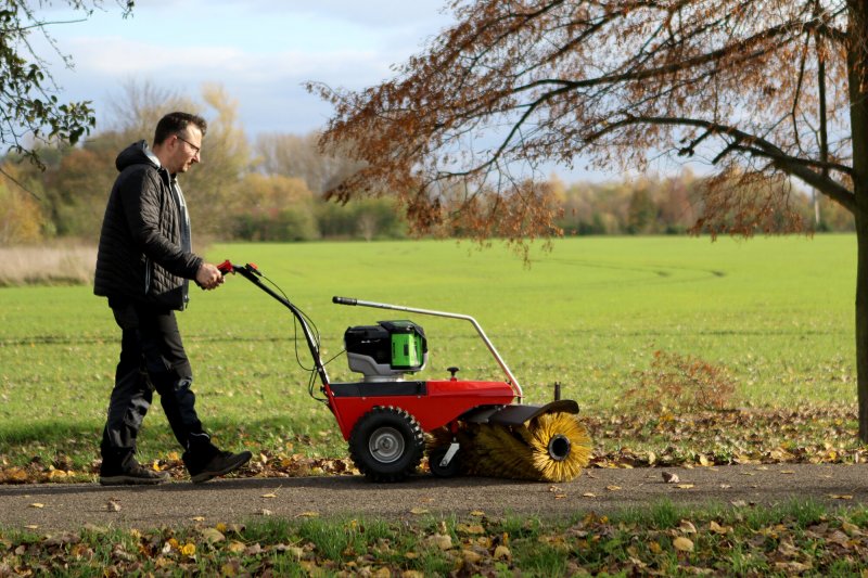 Zametací kartáč CB-1000E - Kliknutím na obrázek zavřete